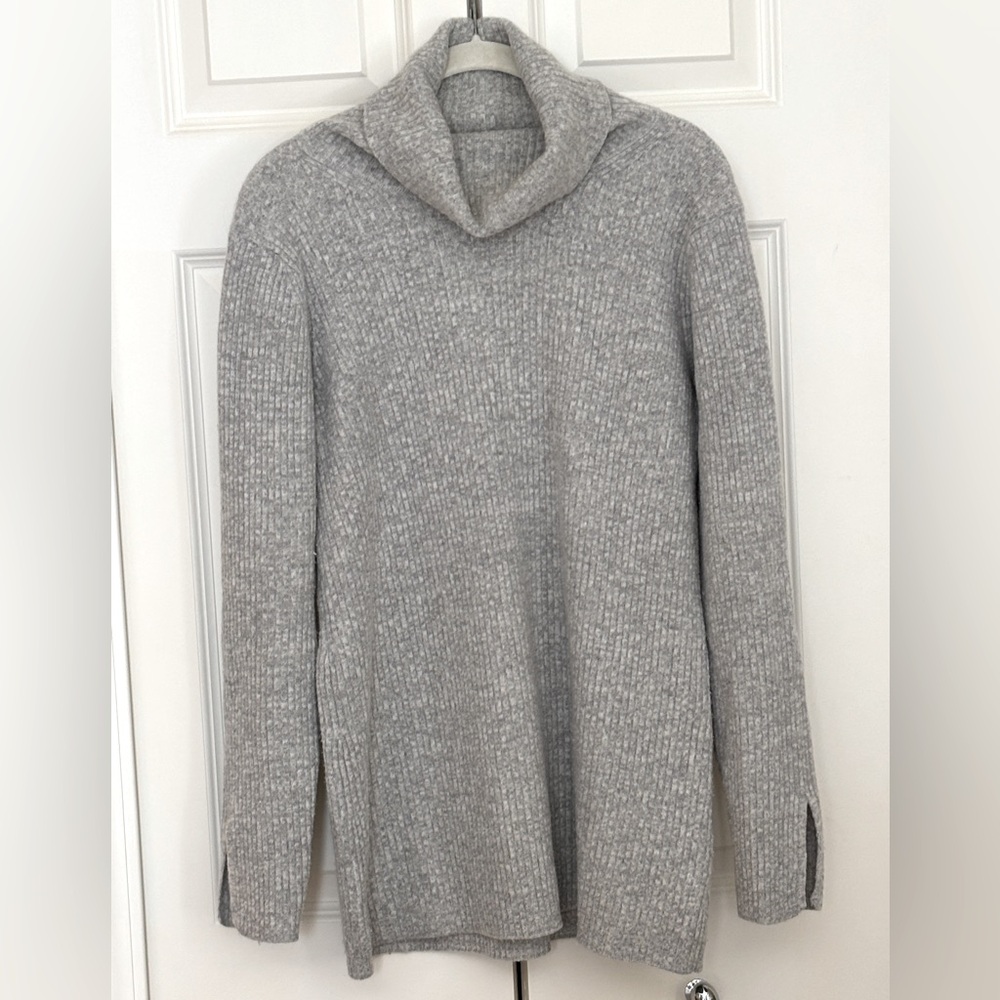 Banana Republic grey turtleneck merino wool sweater, size large.